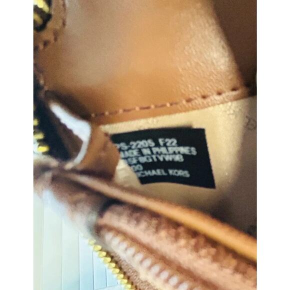 NEW Michael Kors Brown Jet Set Travel Wallet Large Wristlet Phone Case Card Slot - Picture 5 of 16